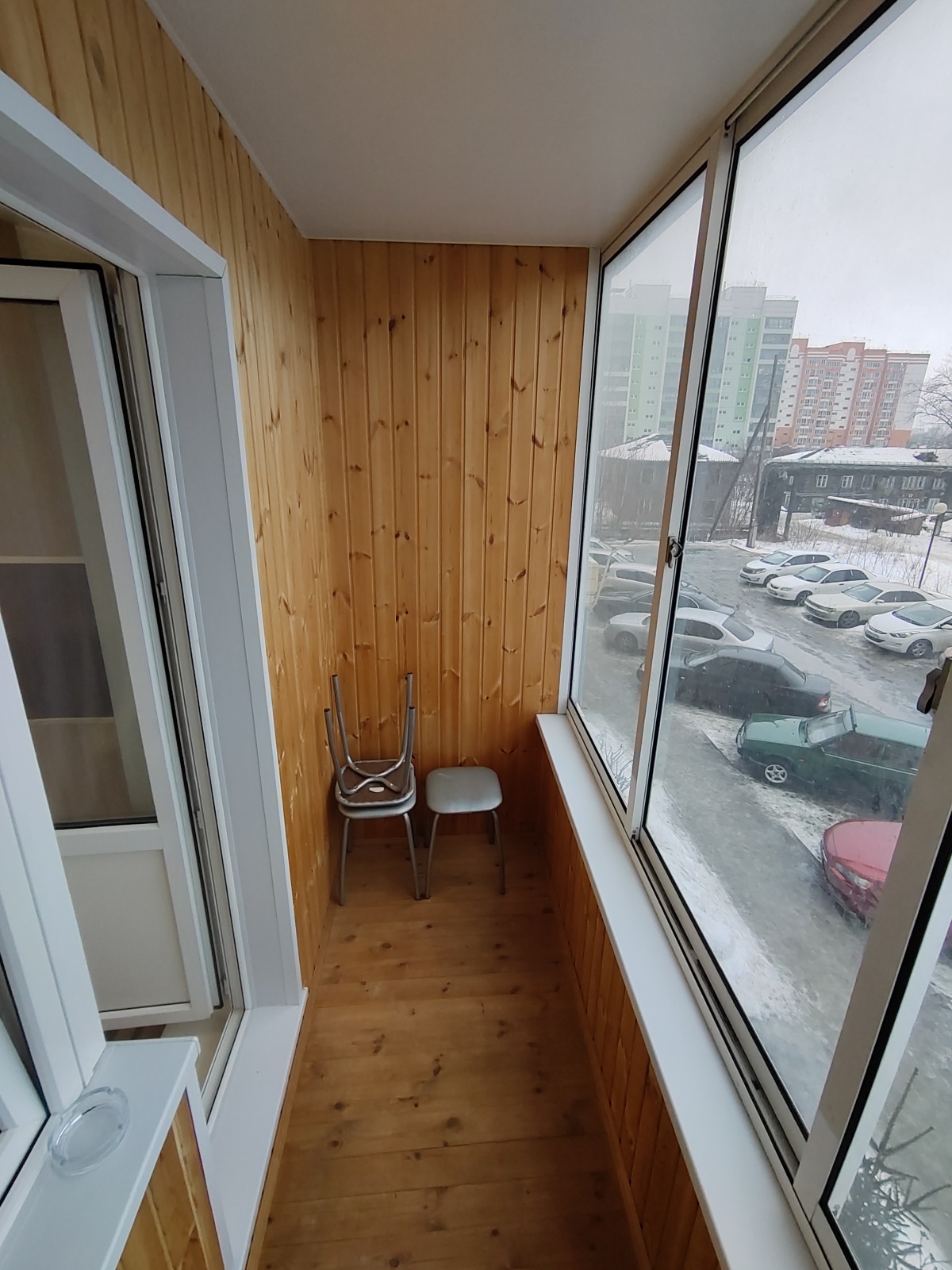 Рядом спортивный комплекс Юпитер, стадион Кристалл, Ленинский район. 