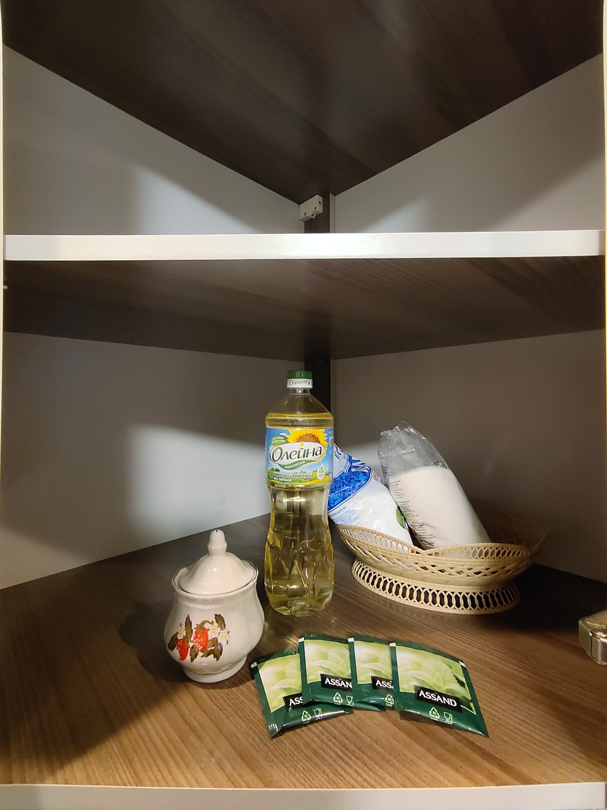 Рядом спортивный комплекс Юпитер, стадион Кристалл, Ленинский район. 