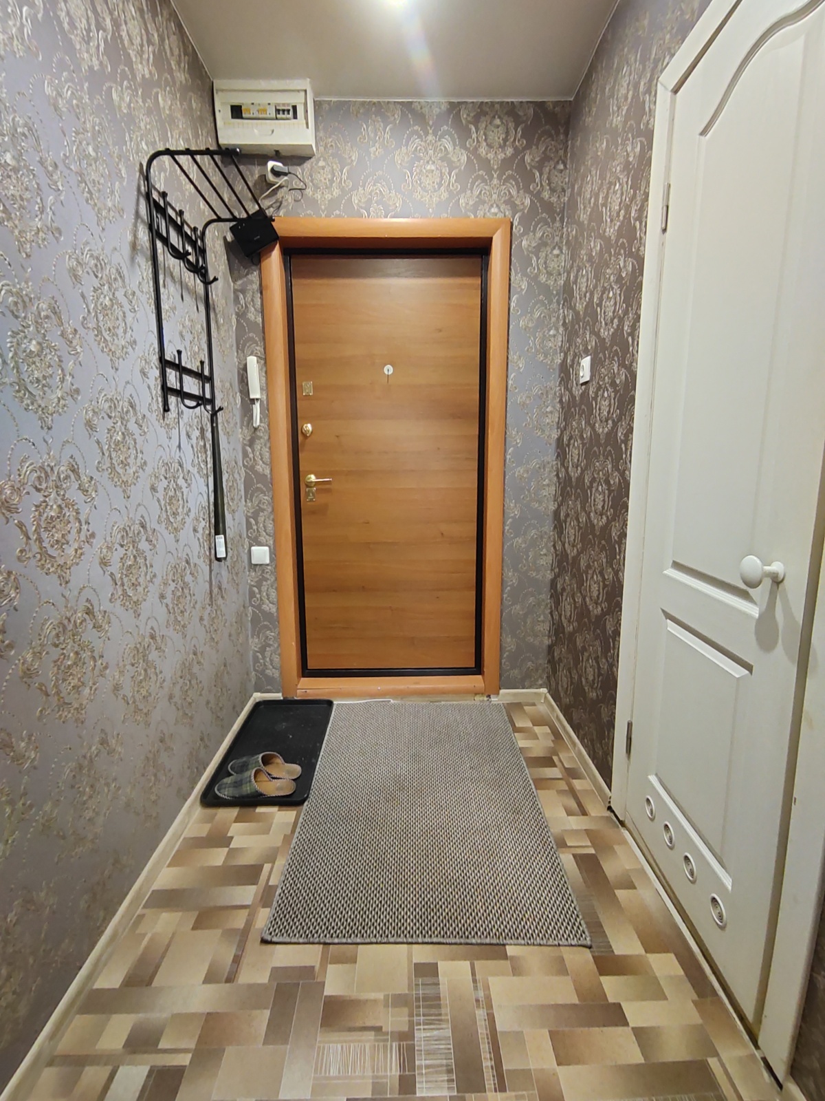 Рядом спортивный комплекс Юпитер, стадион Кристалл, Ленинский район. 